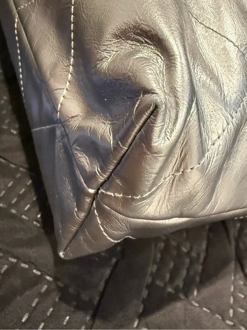 Chanel 22 in Metallic silver leather with silver hardware